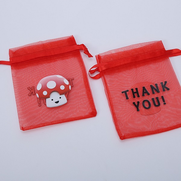 La guía definitiva para utilizar bolsas de organza con cordón para envolver regalos